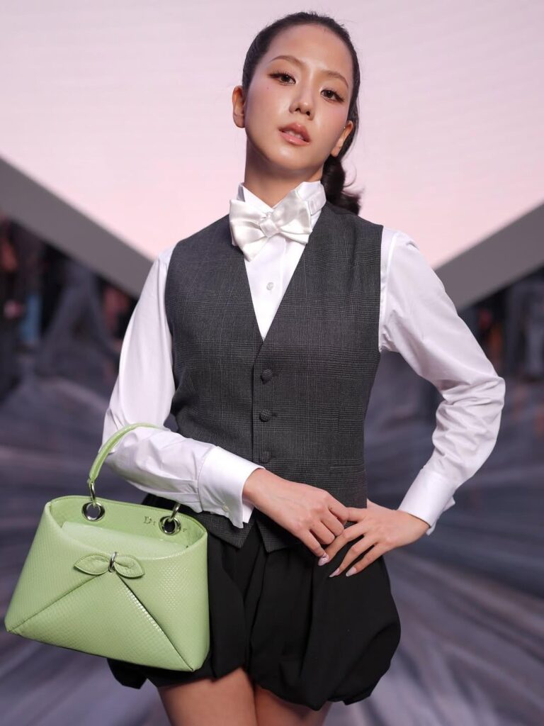 251001 Jisoo @ DIOR Paris Fashion Week (Getty Images)