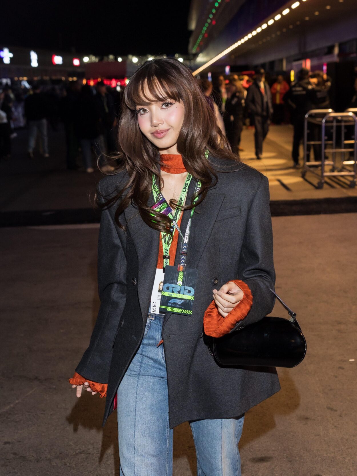 Formula 1 Twitter Update with Lisa - 251118