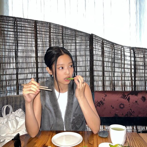 220831 Jennie Instagram Update