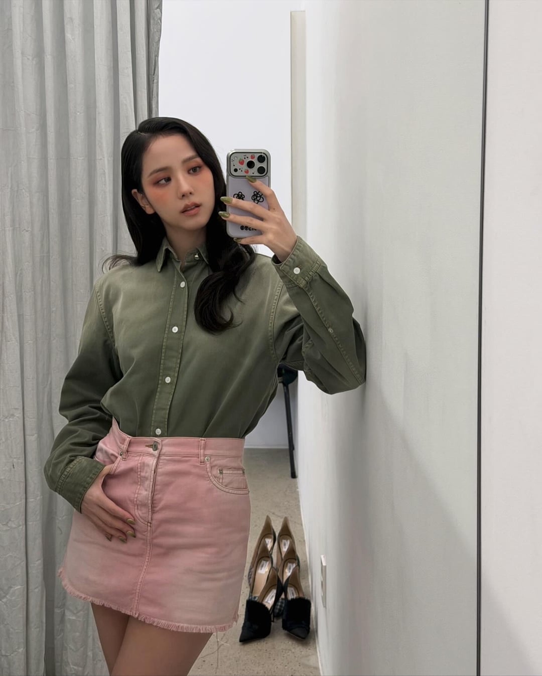 251124 Jisoo IG Update