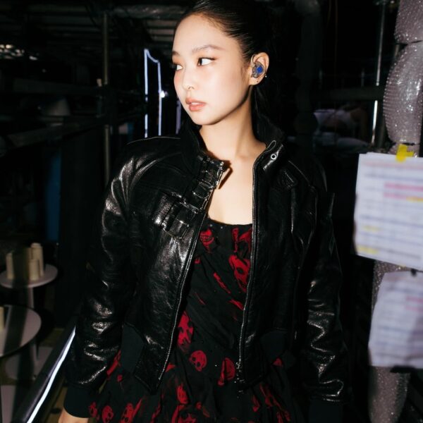 Alexander McQueen Instagram Update with Jennie - 251027