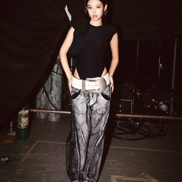 251126 sam__woolf IG Update w/ Jennie