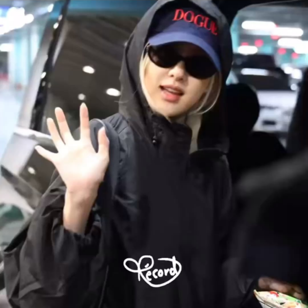 251124 ROSÉ @ Incheon International Airport (Arrival from the Philippines)