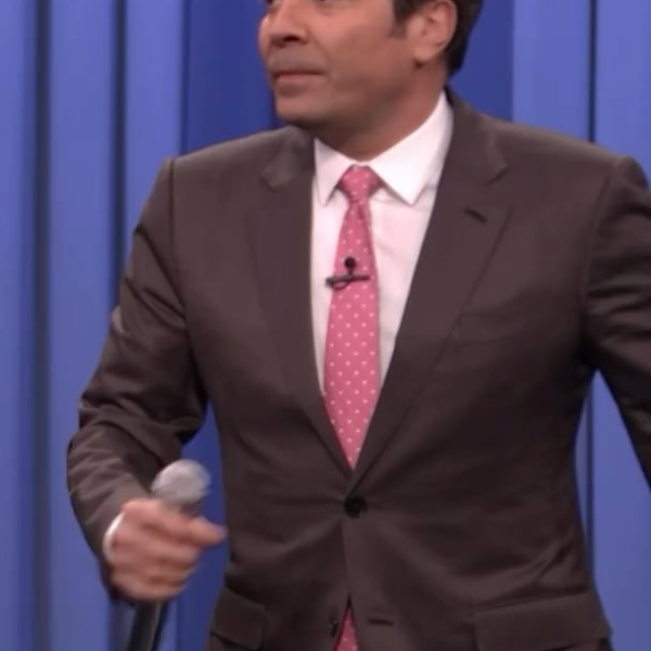 251118 - Ariana Grande and Jimmy Fallon singing a snippet of ‘APT’ by Rosé and Bruno Mars on “The Tonight Show Starring Jimmy Fallon”