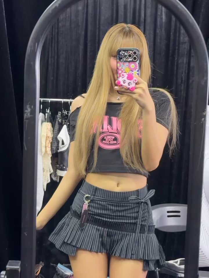 251023 Lisa IG Update: Kick-off in Asia with Kaohsiung Blinks