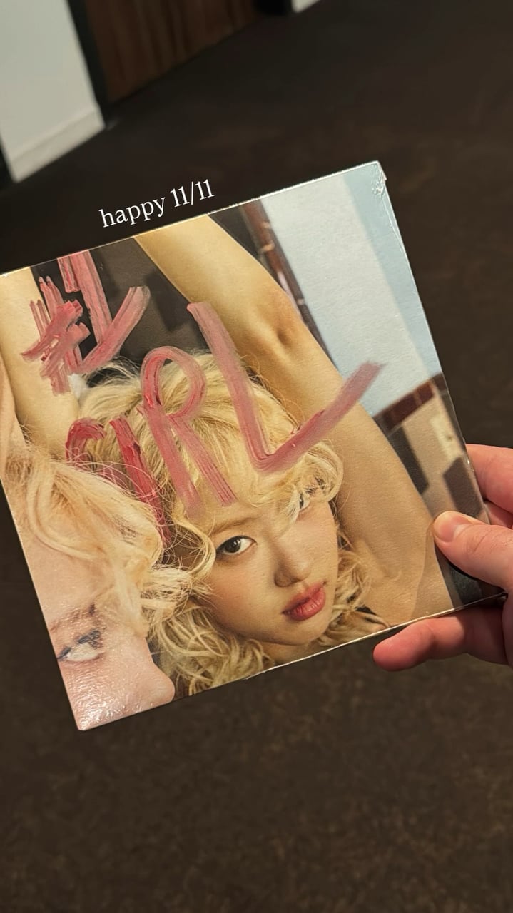 251112 kyleaviti IG Story Update w/ ROSÉ