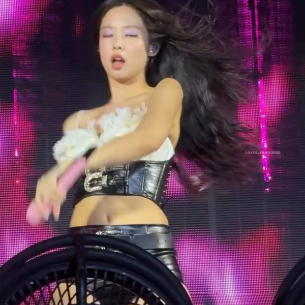 Jennie performing 'Kill This Love' at 'Deadline' World Tour in Jakarta