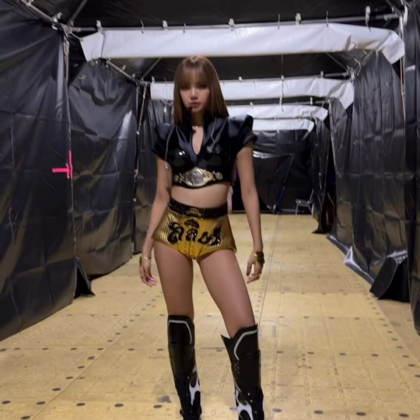 251031 heyalic_e IG Story Update w/ Lisa