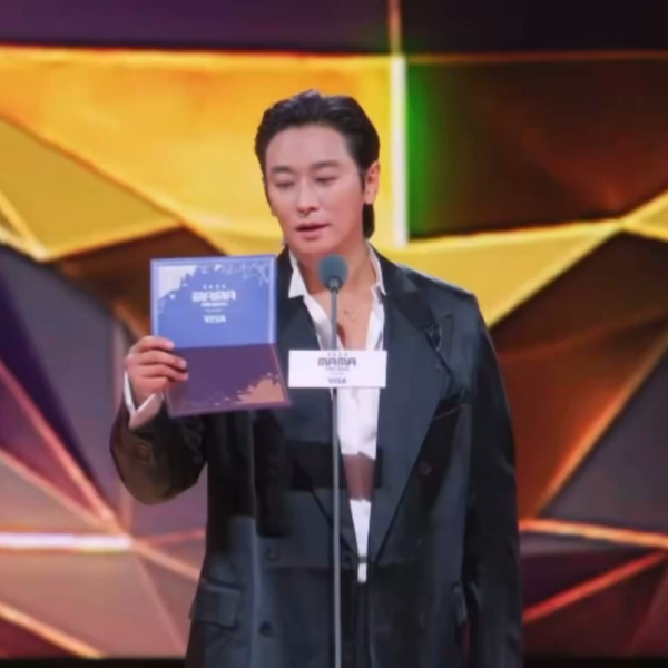 251128 ROSÉ & Bruno Mars - ‘APT.’ wins ‘VISA SONG OF THE YEAR’ @ 2025 MAMA Awards!