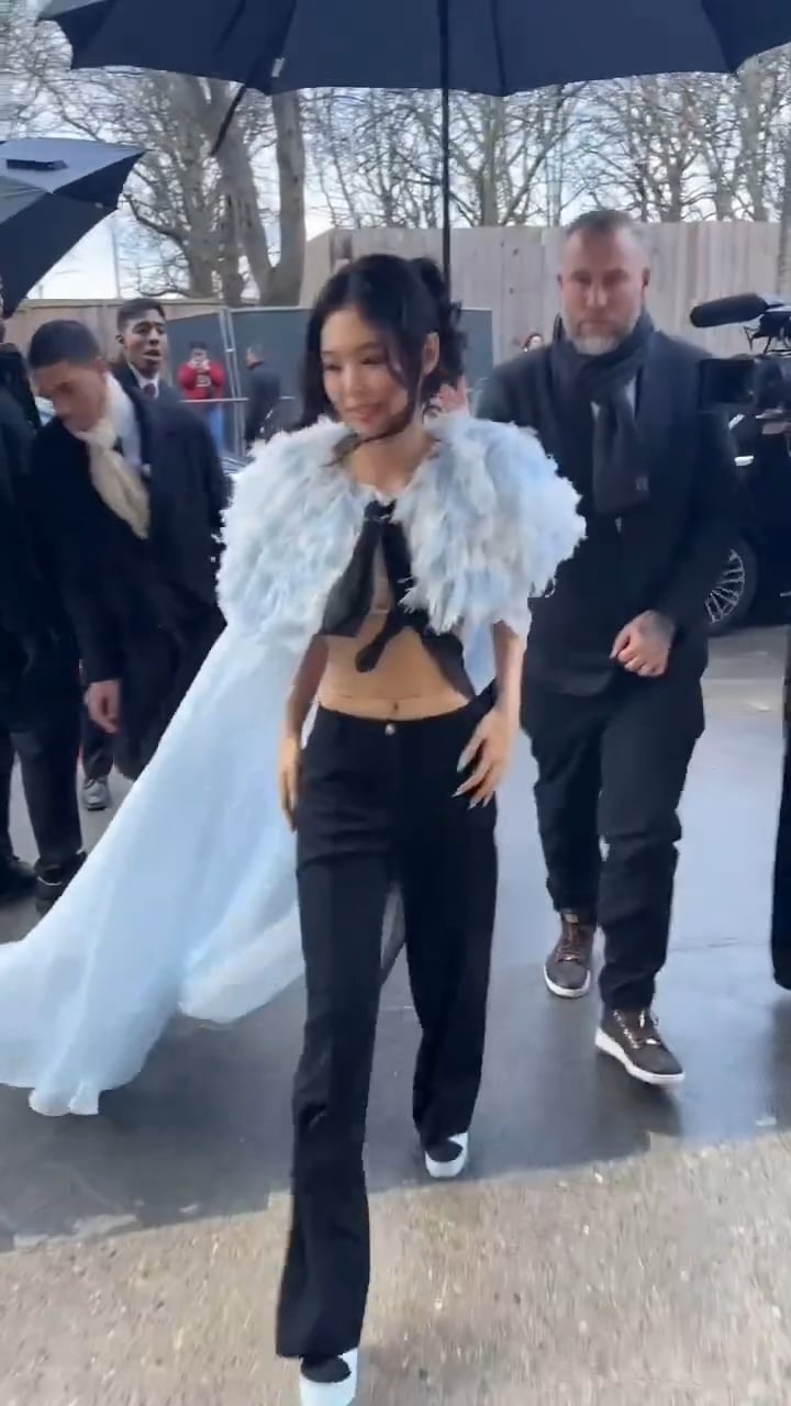 250128 JENNIE for CHANEL Couture Show ‘25