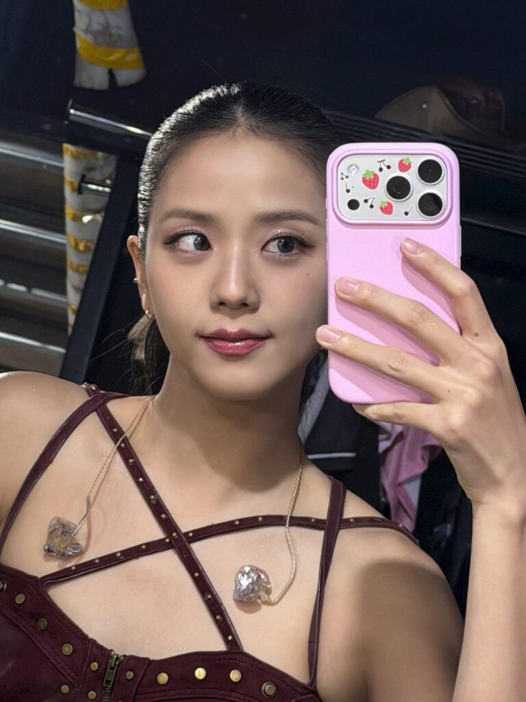 251108 Jisoo Weibo Update