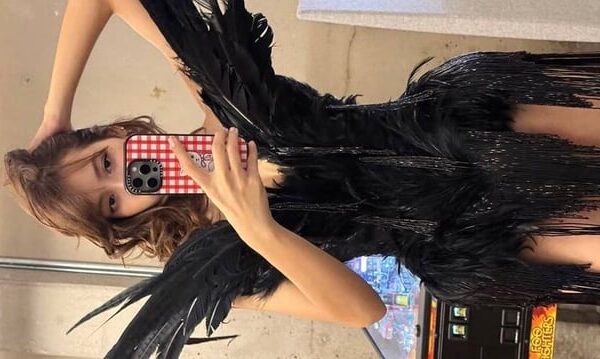 Lisa is perfect in every outfit