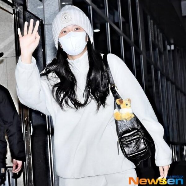 251121 BLACKPINK @ Gimpo Business Aviation Center (Departure to Manila) [newsen]