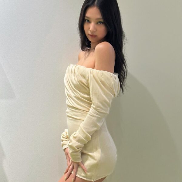 220928 Jennie Instagram Update