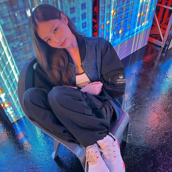 220916 Jennie Instagram Update