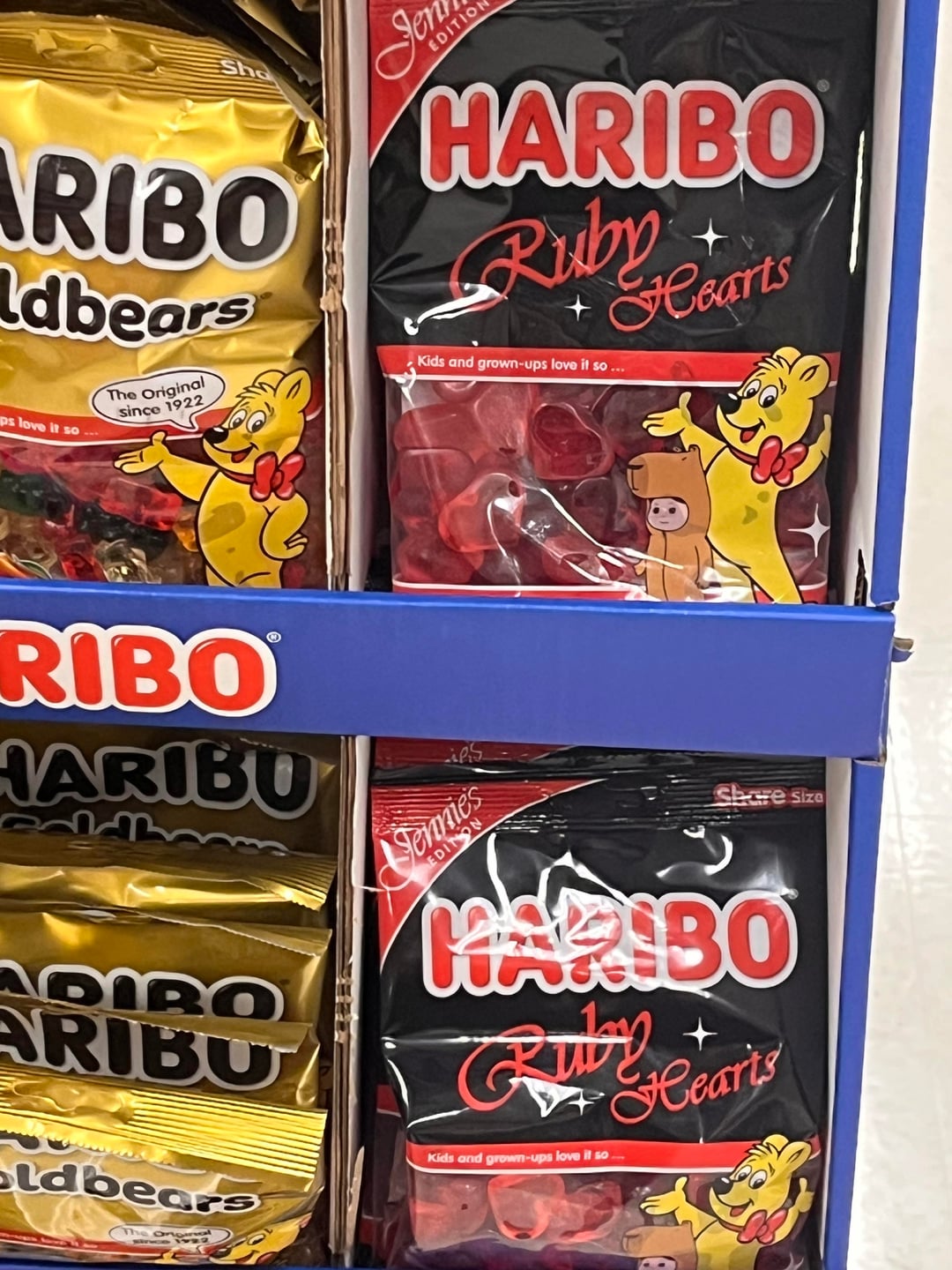 251122 Who wanna snack with Jennie?