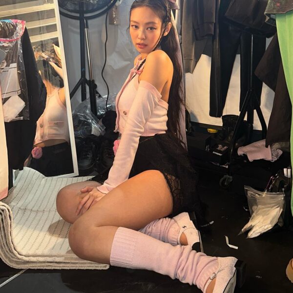 221217 Jennie Instagram Update