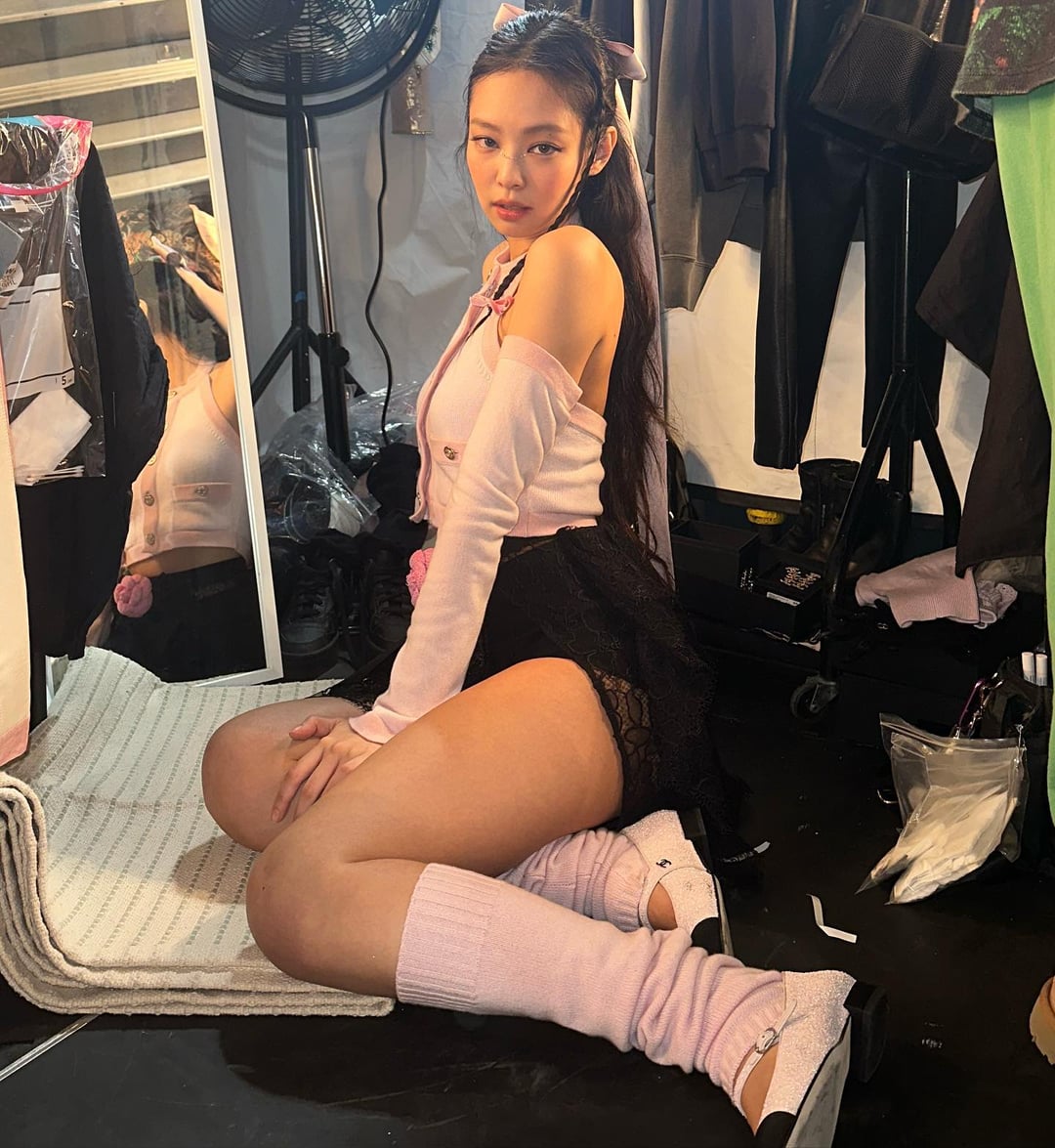 221217 Jennie Instagram Update