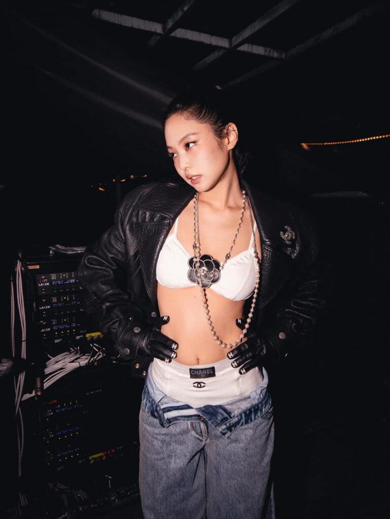 Sam Woolf Instagram Update with Jennie - 251023