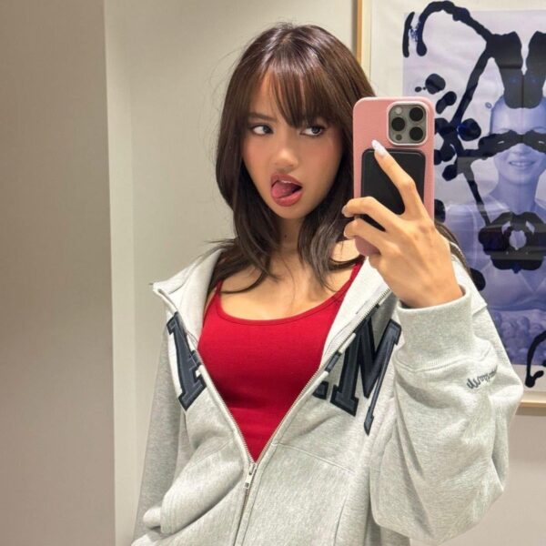 Lisa: I will never forget that selfie