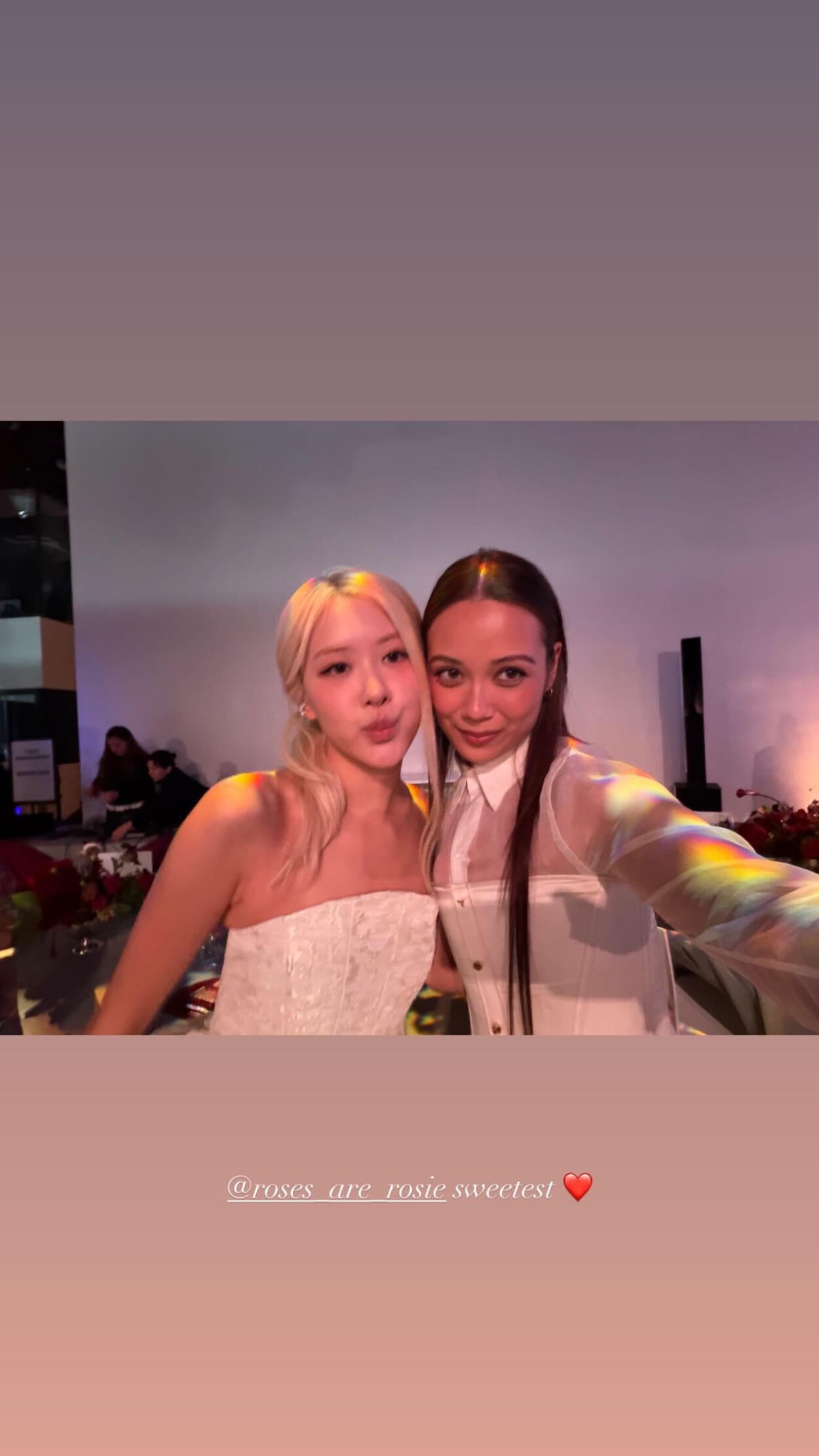 251207 laufey IG Story Update w/ ROSÉ