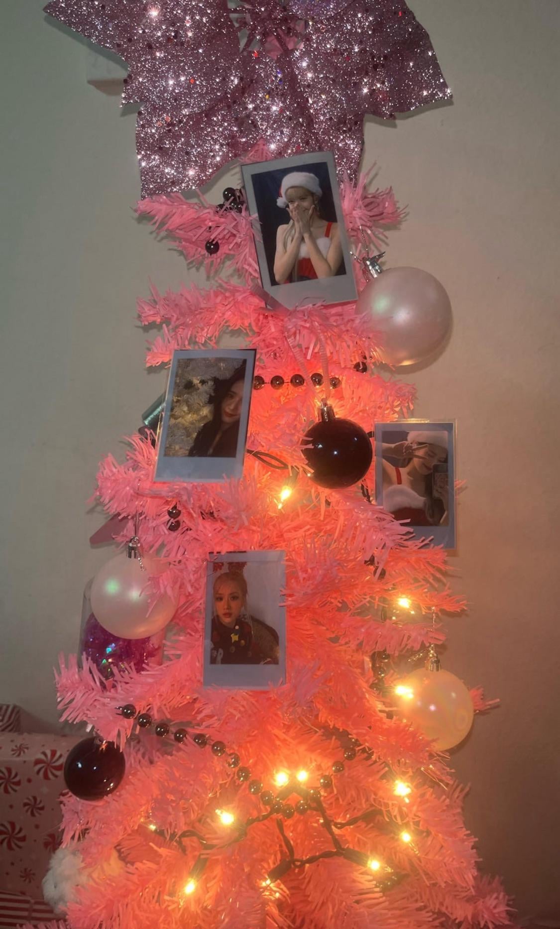 251224 blackpink Christmas tree