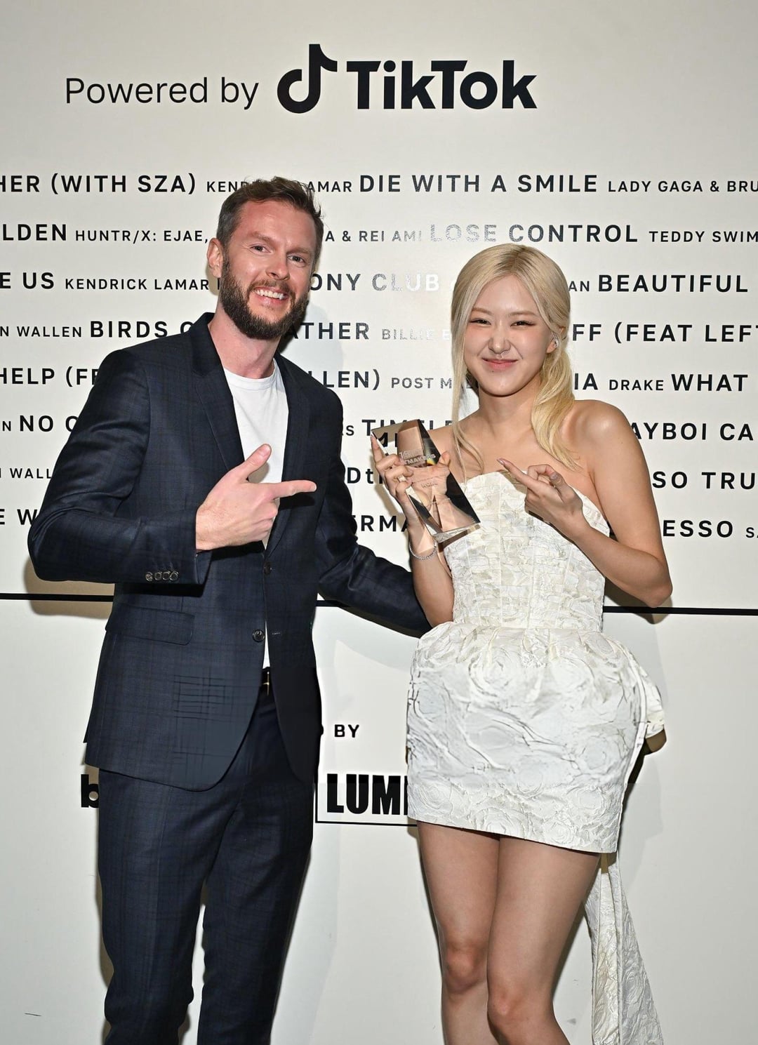 251206 Rosé w/ Cirkut @ Variety’s Hitmakers Event