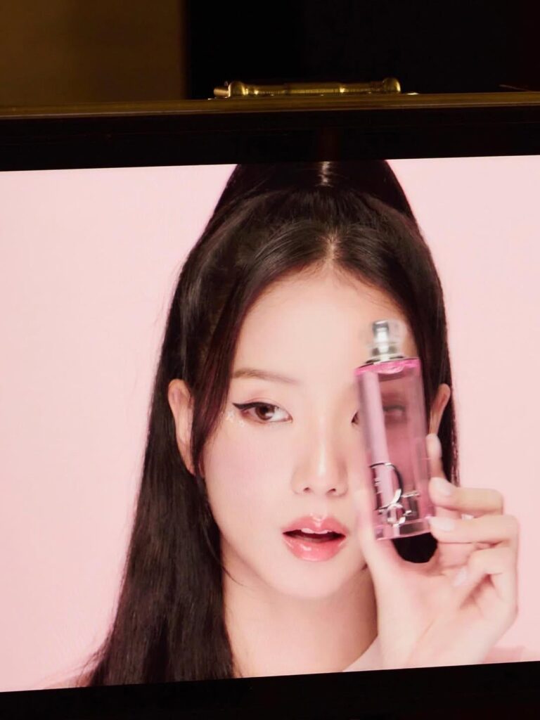 251223 Jisoo IG Update