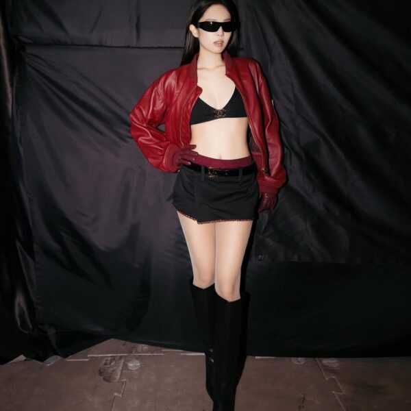 251201 voguesingapore IG Update w/ Jennie