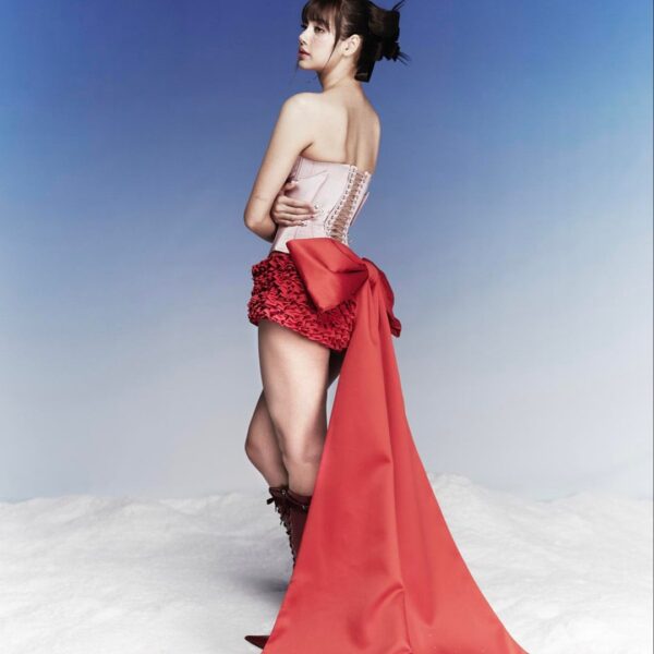 251225 Lisa (LLOUD) Twitter Update - Happy Holidays 🎁