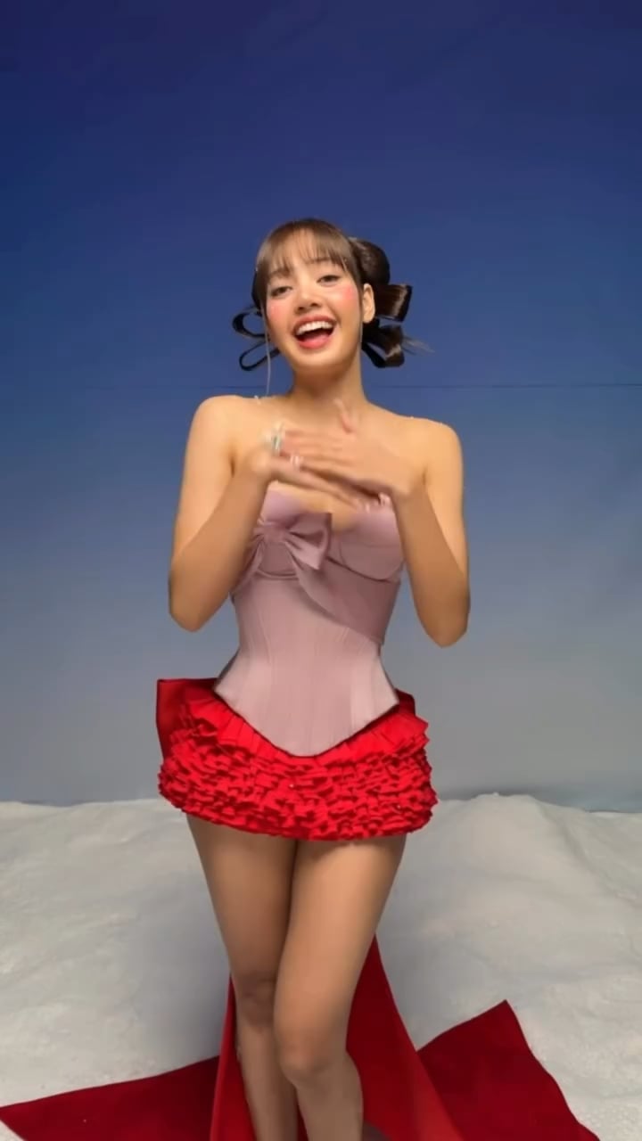 251225 Lisa (LLOUD) IG Story Update