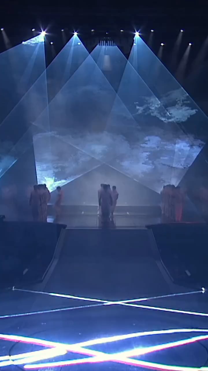 Jennie performing Zen at 2025 Melon Music Awards - 251220