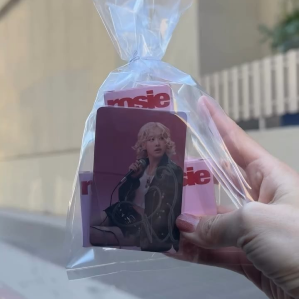 251208 Rosé (vampirehollie) IG Update