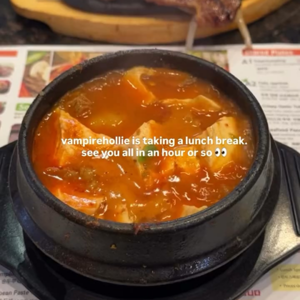 251208 Rosé (vampirehollie) IG Story Update