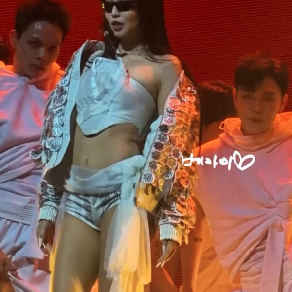 Jennie performing 'LIKE JENNIE' at 2025 Melon Music Awards - 251220