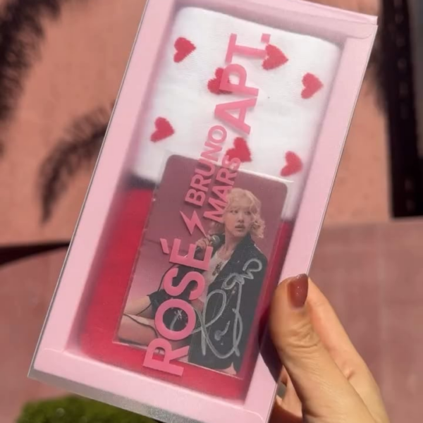 251209 Rosé (vampirehollie) IG Update