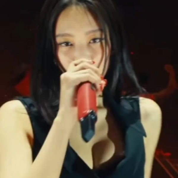 JENNIE Performance at the 2025 Coachella