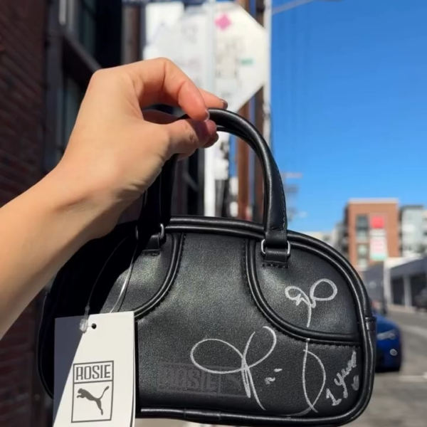 251209 Rosé (vampirehollie) IG Update