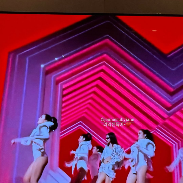 251220 Jisoo IG Story Update