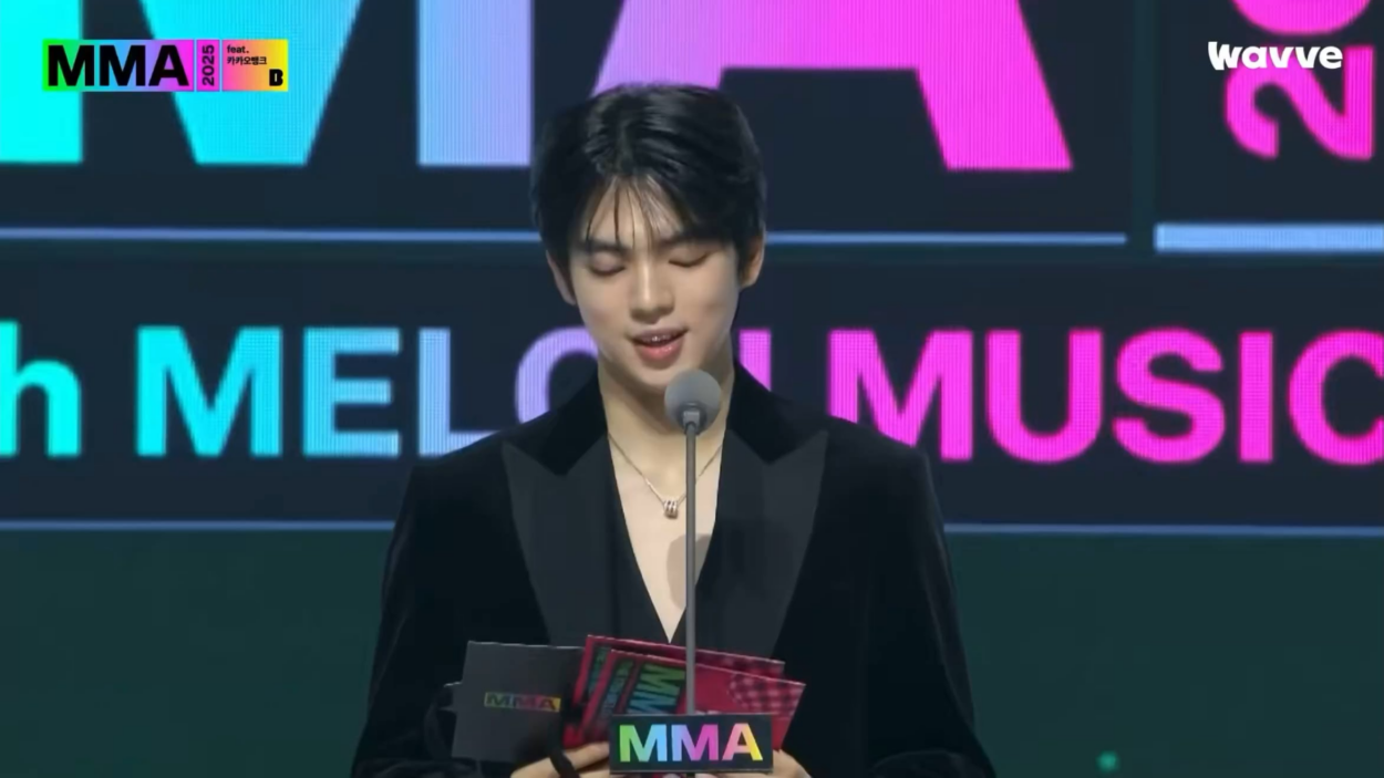 251220 JENNIE wins ‘Millions TOP 10’ at The 17th MelOn Music Awards!