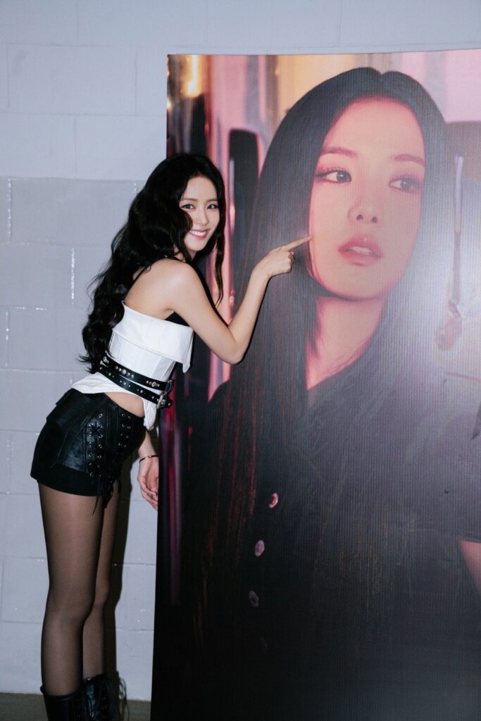 251220 Jisoo Weibo Update