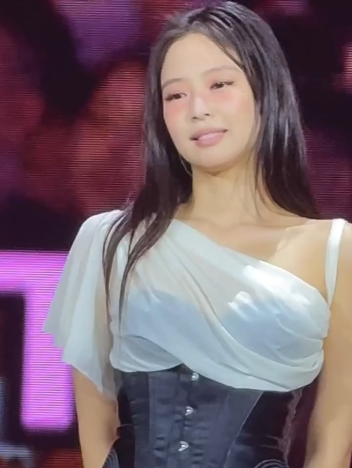 Jennie for BLACKPINK’s DEADLINE World Tour in Singapore Day 1 - 251129