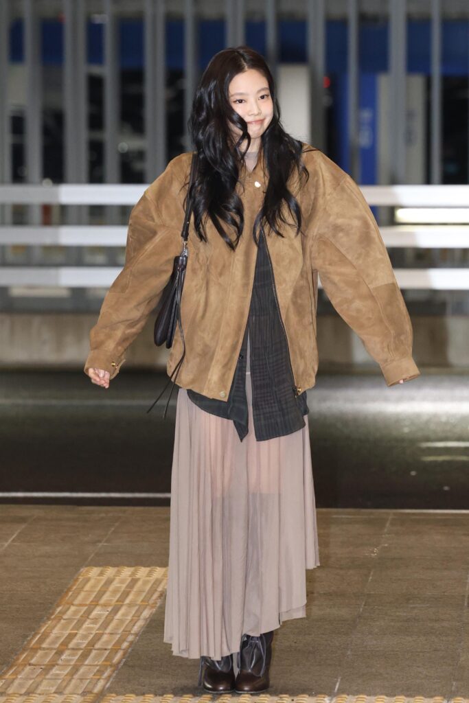 Jennie - 250228