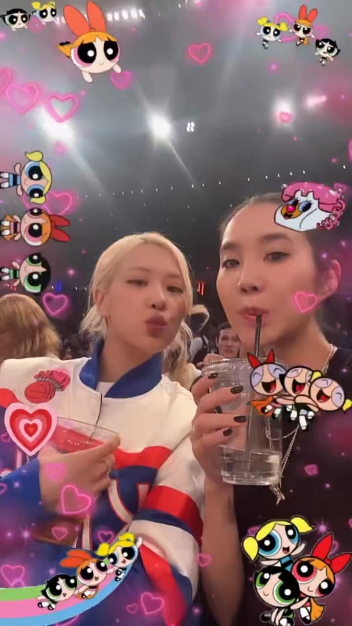 251217 joanday TikTok Update w/ Rosé