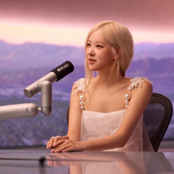 251212 ROSÉ on Apple Music’s ‘The Zane Lowe Show’