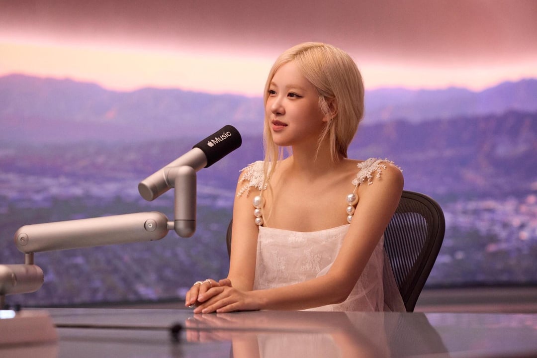 251212 ROSÉ on Apple Music’s ‘The Zane Lowe Show’