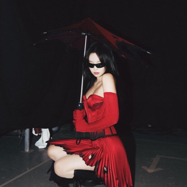 Jennie Instagram Update with BLACKPINK - 251209