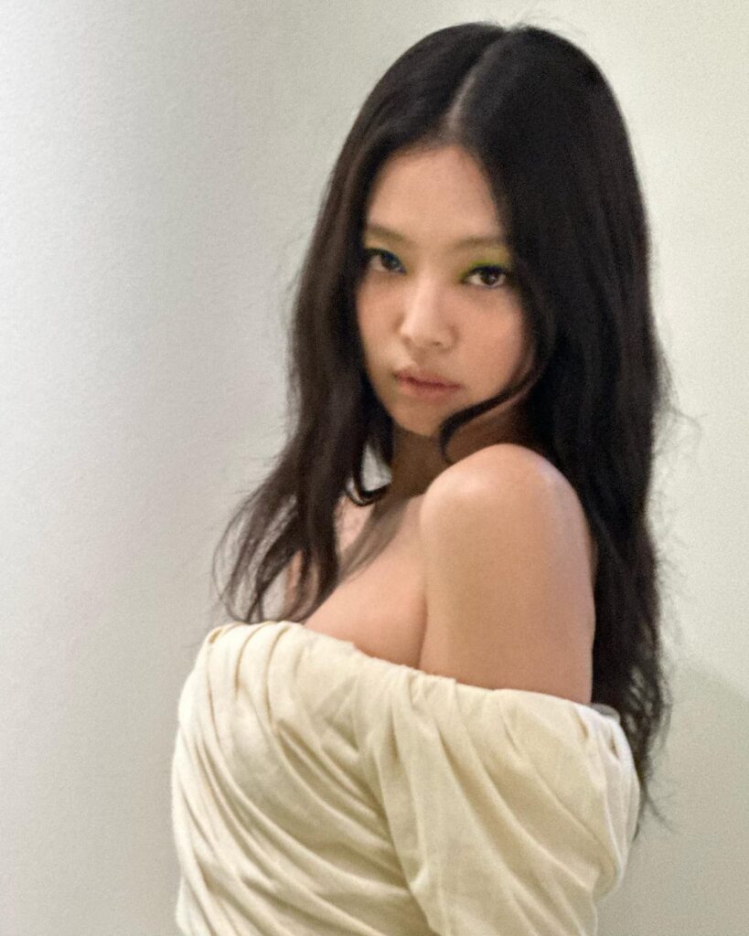 220928 Jennie Instagram Update