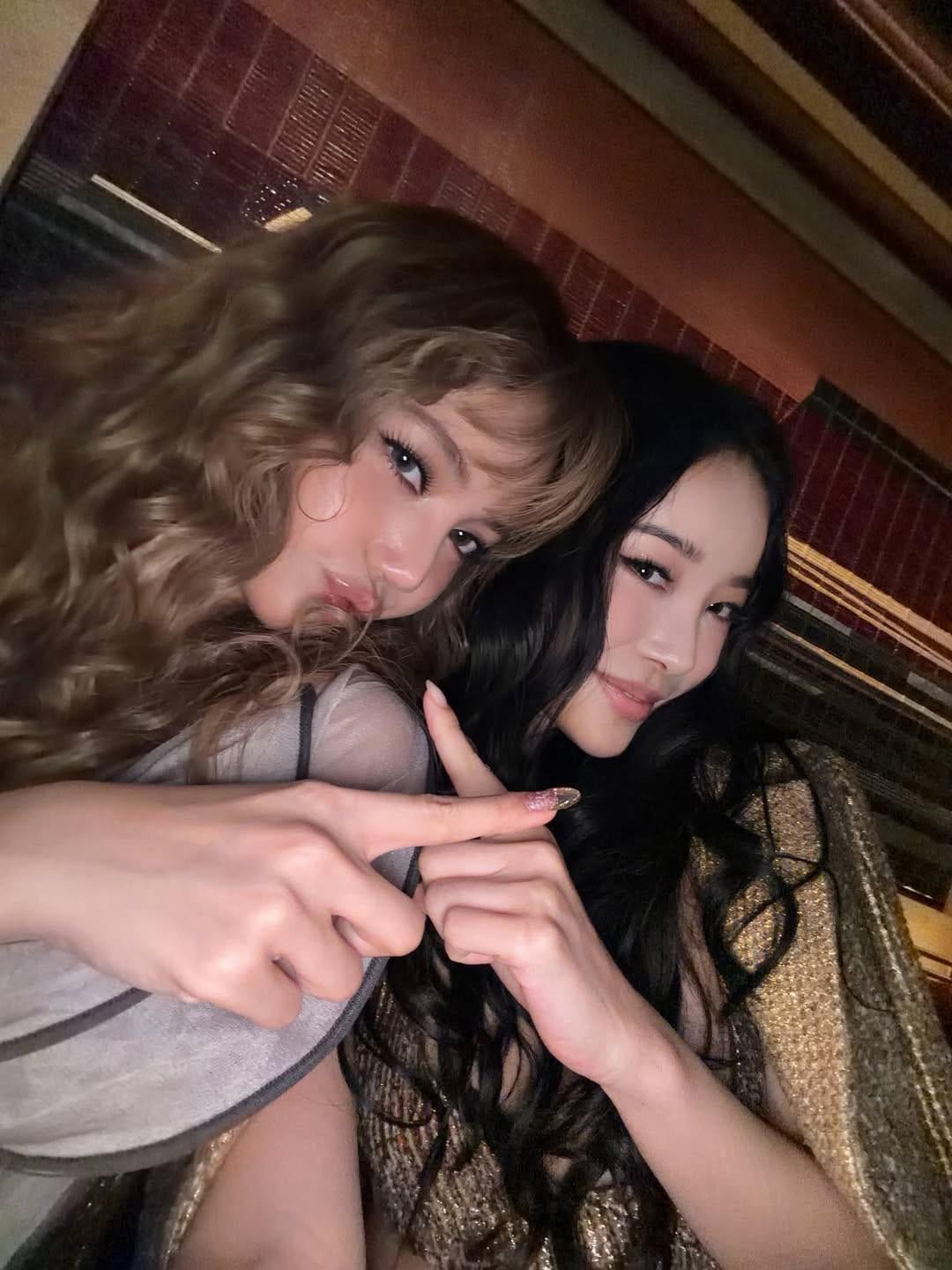 251204 surisuy IG Update w/ Lisa