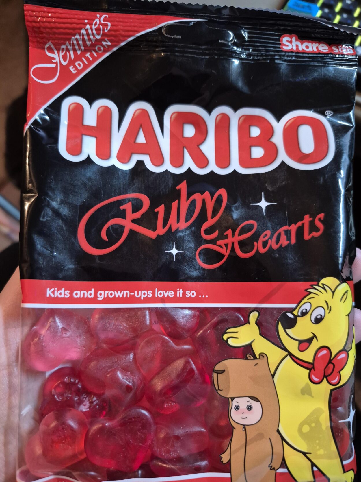 251201 JENNIE X Haribo